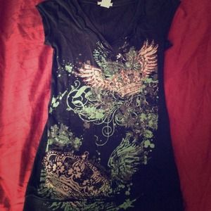 Cute v neck T- small/ medium