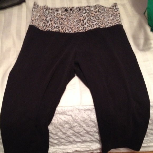 VS Yoga Capri Crop