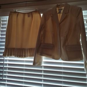 Skirt and jacket suit