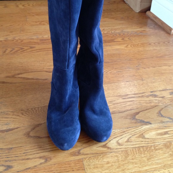 ๐Host Pick๐ Nine West suede blue boots - Picture 3 of 4