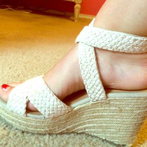 White knitted strap wedges