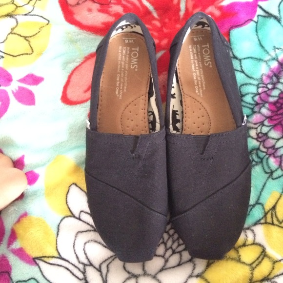 Toms