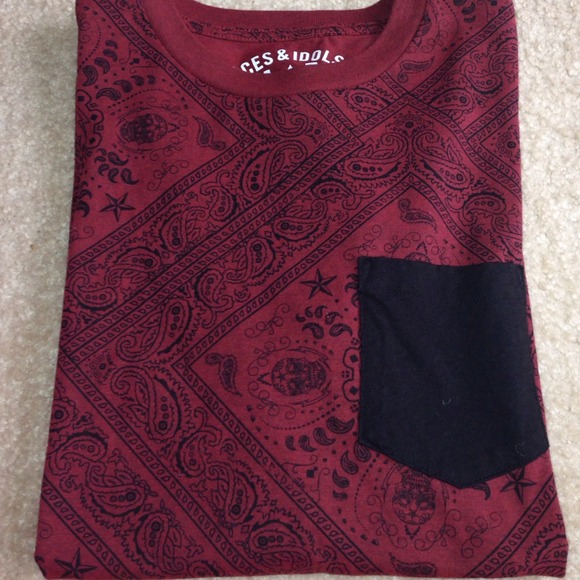 Men's red paisley print t-shirt with pocket