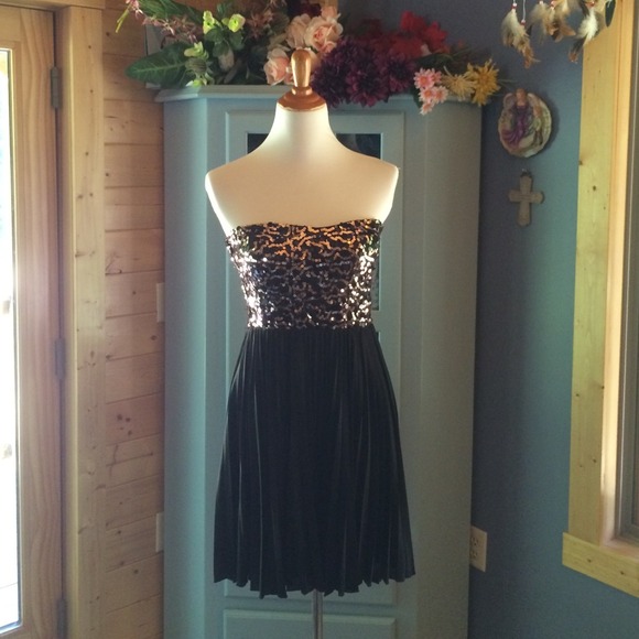 As U Wish Dresses & Skirts - SEQUINS DRESS. So Gorgeous!!