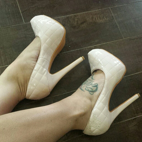 Nude JustFab pumps