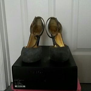 New in Box Report Signature Grey Suede Heels