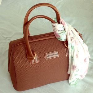 Classic London Fog overnight bag