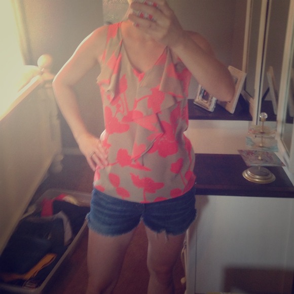 Super cute Loft tank!