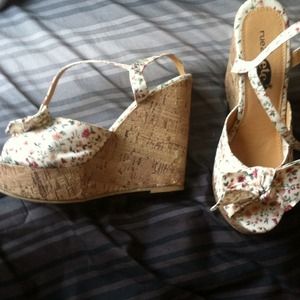 Peep toe floral wedges