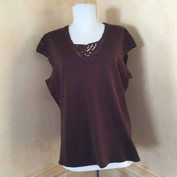 🦋 BOGO cute top from R.Q.T - Picture 1 of 4
