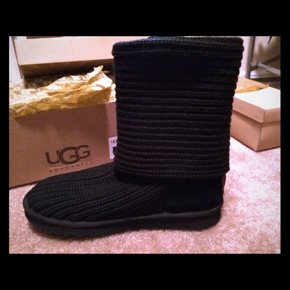 Black Classic Cardy Ugg Boots