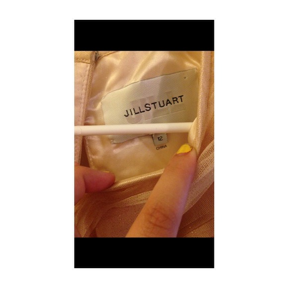 Beautiful dress - Picture 2 of 4