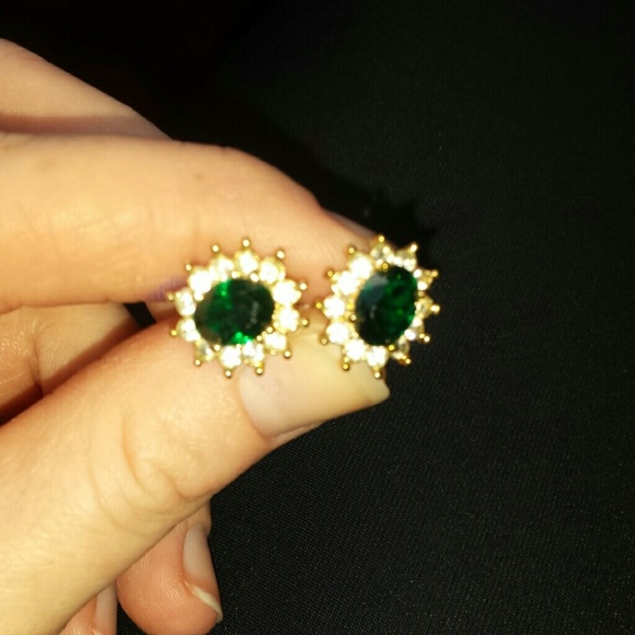 🌟🌟 REDUCED Emerald Green earings NEGOTIABLE