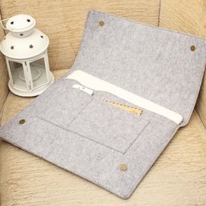 Etsy 13" MacBook Air felt case in light gray