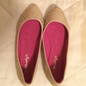 Tan flats