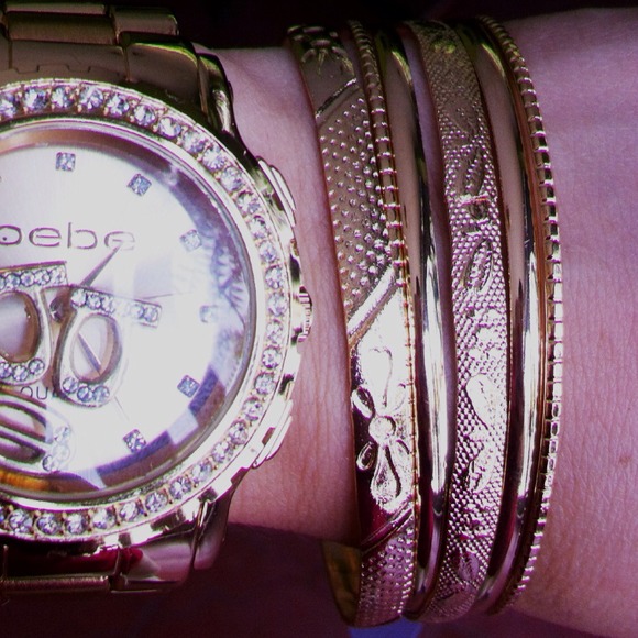 Gifted: Brocade Gold Bangles - Picture 2 of 3