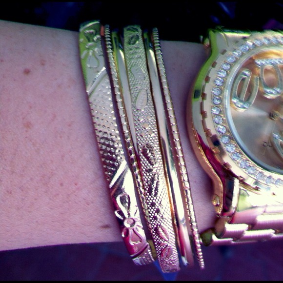 Gifted: Brocade Gold Bangles - Picture 3 of 3