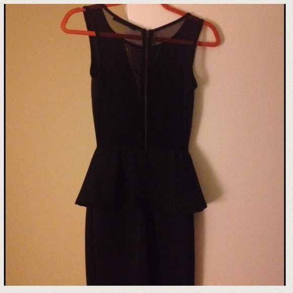 🔴SOLD🔴 Mesh bodycon black dress - Picture 2 of 4