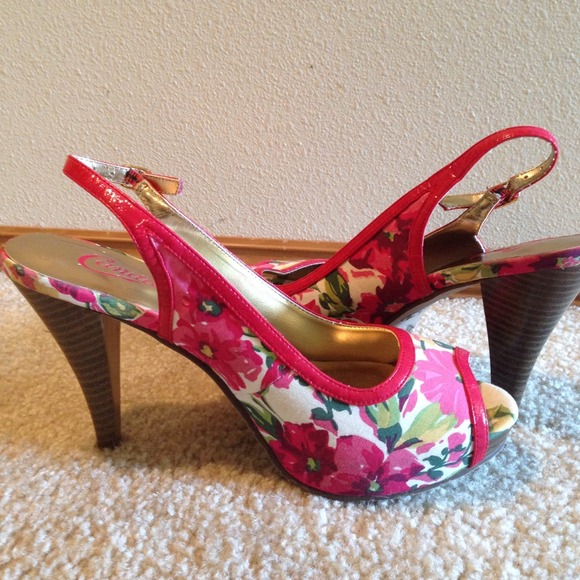 Fabulous Floral Heels (Reduced for this weekend)