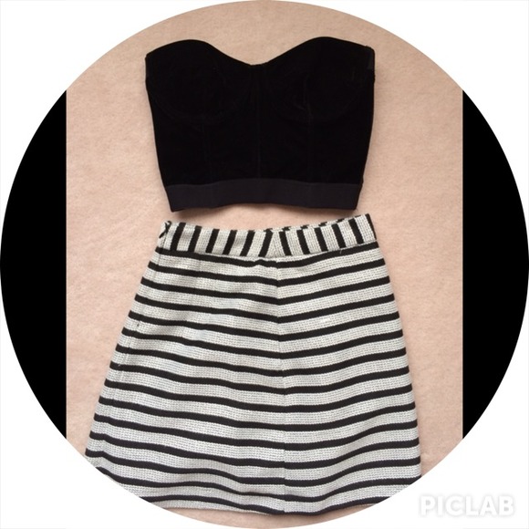 Forever 21 Tops - Black bustier