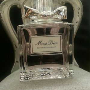 Miss Diot Blooming Bouquet