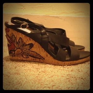 Black Bandolino wedges with flower detail