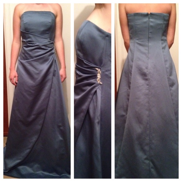strapless David's Bridal gown - Picture 1 of 1
