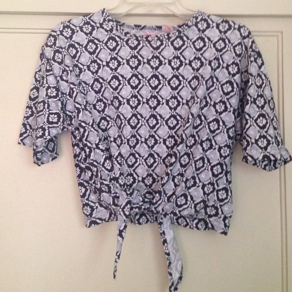 90's printed crop top