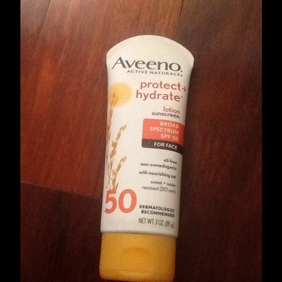Aveeno Protect + Hydrate Lotion Sunscreen