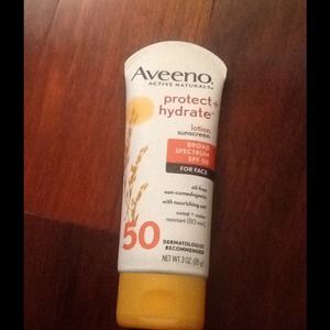 Aveeno Protect + Hydrate Lotion Sunscreen
