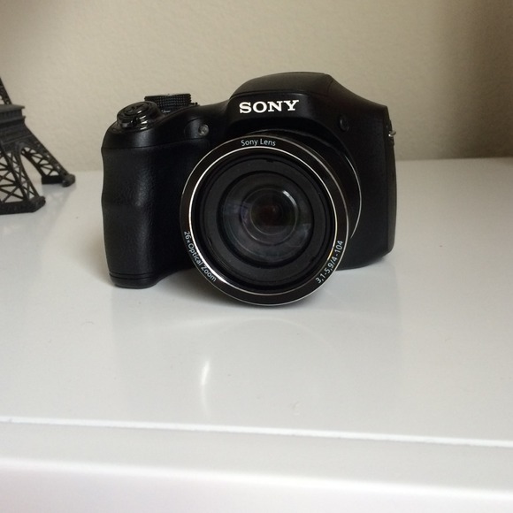 Sony 20.1 megapixel cyber shot camera