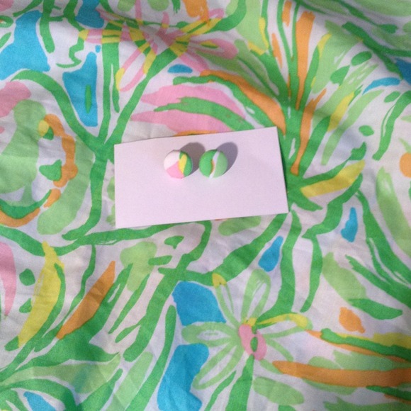 Lilly Pulitzer Accessories - Lilly Pulitzer button earrings