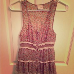 Day trip from the buckle xs button down blouse