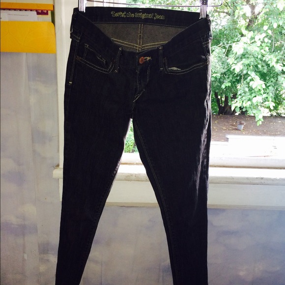 Skinny dark Levi's jeans