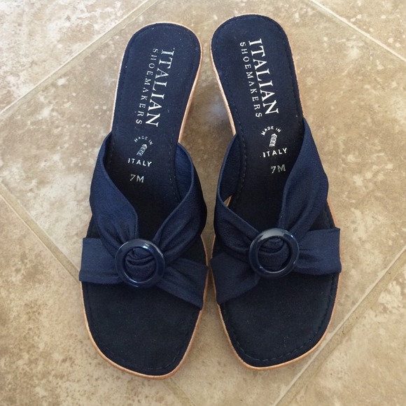 Navy blue wedges
