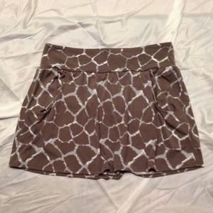 ❌ SOLD in bundle ❌ Banana Republic taupe skirt