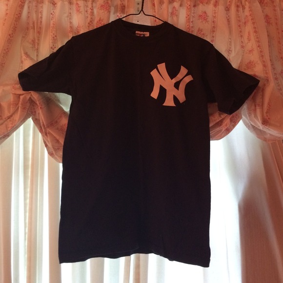 Navy blue Derek Jeter Yankees t-shirt