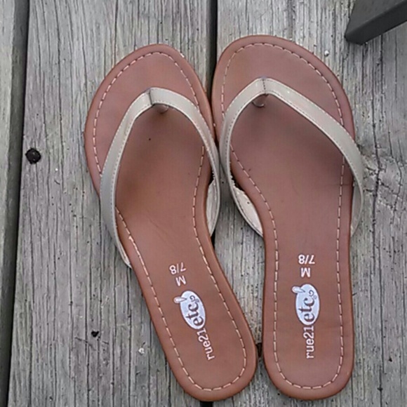 Flip flops - Picture 1 of 1