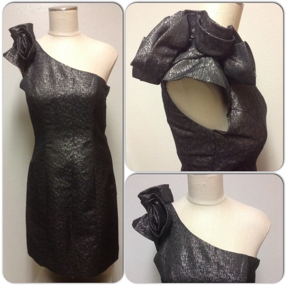 Black & metallic gold one shoulder sheath dress - Picture 2 of 5