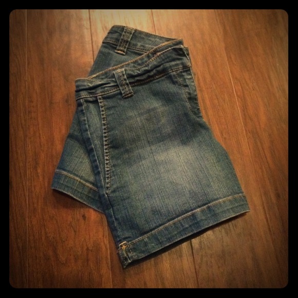 New York and Company shorts!!!