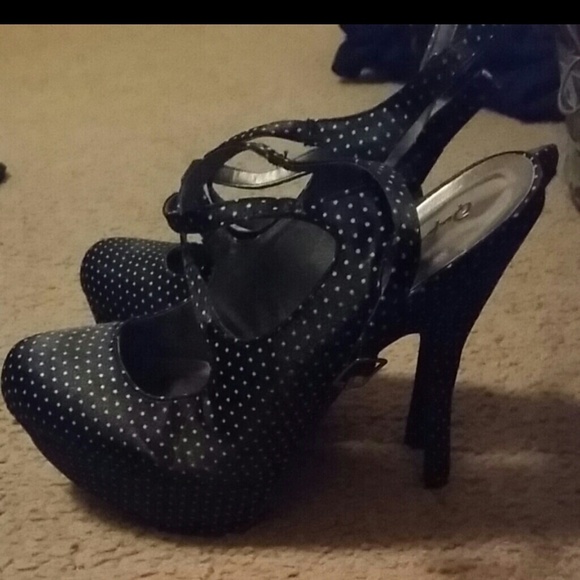 Sold - Picture 3 of 4