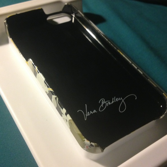 Brand new Vera Bradley snap case for iPhone 5! - Picture 3 of 3