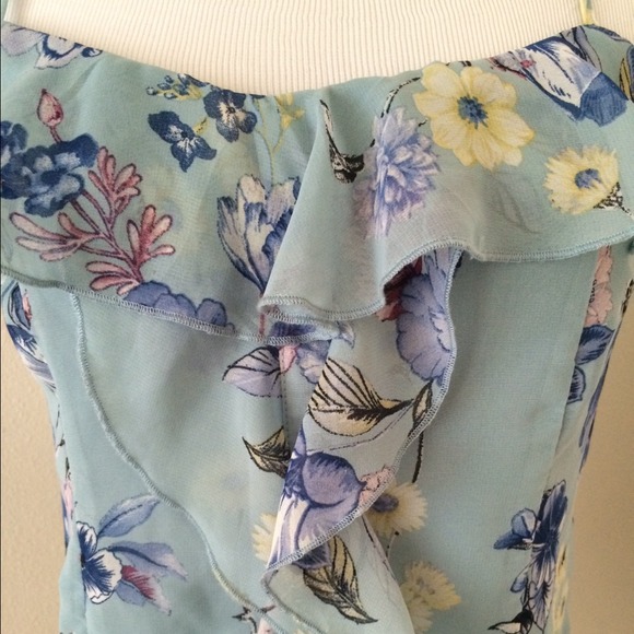 🚫SOLD-bundle💝 Floral tank - Picture 2 of 4