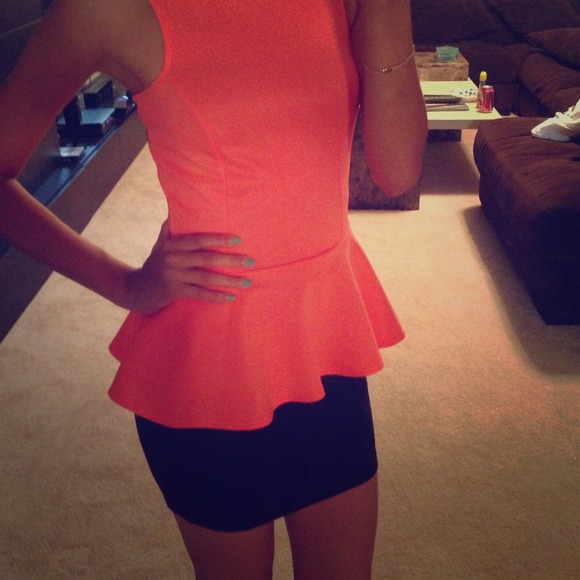 Neon flirty peplum top 💥