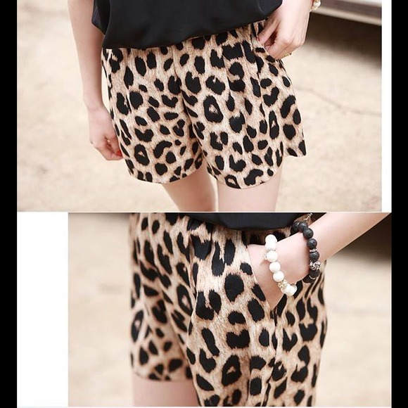 Other - Leopard print shorts