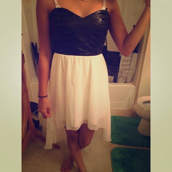 Super cute hi-low dress
