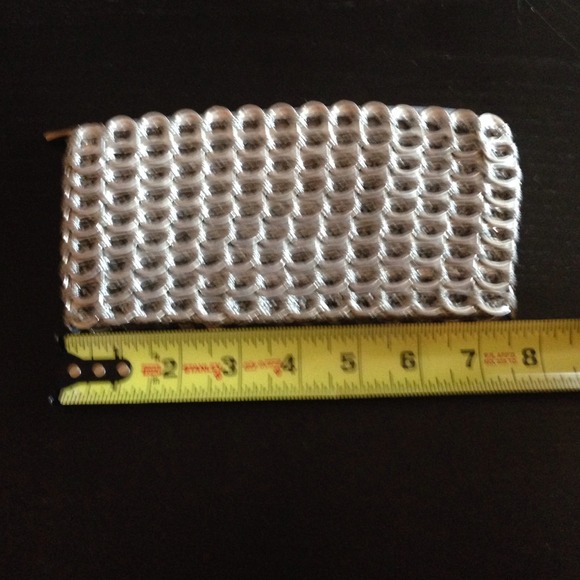 Silver aluminum can top clutch - Picture 3 of 3