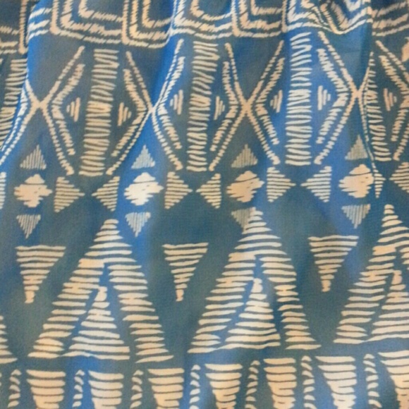 🚫SOLD🚫Blue High-low Skirt with Print - Picture 3 of 4