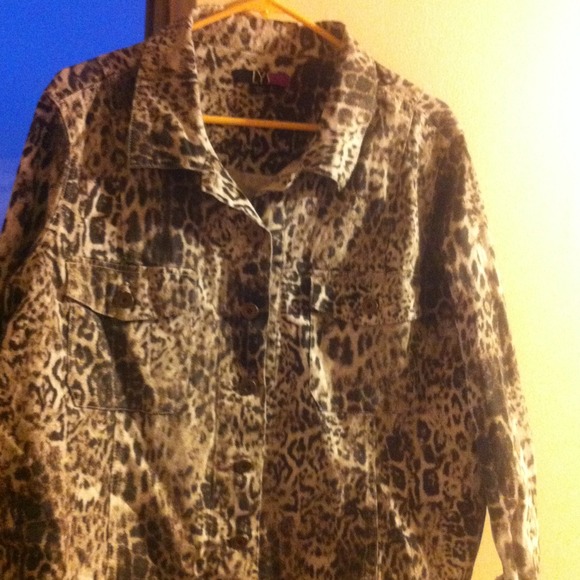 Blk/wht/grey leopard print jacket