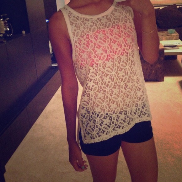 BEAUTIFUL LACED TANK TOP 😍👌